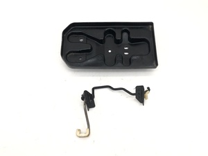 _b146143 ダイハツ アトレーワゴン ツーリングターボ S220G バッテリートレー トレイ ホルダー ケース ボックス ステー 74411-97502 S230G