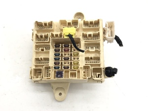 _b166193 トヨタ アルテッツァ RS200 SXE10 ヒューズボックス 室内側 (2) 90987-04002 056700-6780 GXE10 JCE10 ジータ