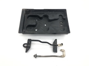 _b168986 ダイハツ ハイゼットカーゴ スペシャル S321V バッテリートレー トレイ ホルダー ケース ボックス ステー 74411-B5010 S320V S330
