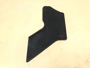 _b185158 スズキ キャリイ KU 三方開 DB52T フロアマット ゴム製 フロント 左 F/LH 26U DA52T DA62T マツダ スクラム