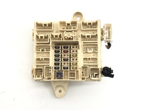 _b142445 トヨタ アルテッツァ AS200 Zエディション GXE10 ヒューズボックス 室内側 (2) 90987-04002 056700-6780