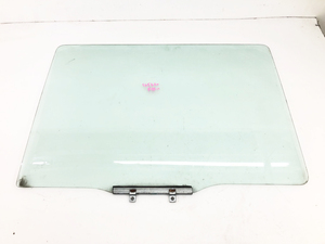 _b165630 Daihatsu HiAce Cargo Special S321V Door Glass Window Rear Right R/RH M3108 S320V S330V S331V Atrai