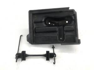 _b197735 トヨタ マークⅡ 2.5 グランデG JZX110 バッテリートレー トレイ ホルダー ケース ボックス ステー 74431-51010 GX110