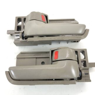 _b197015 マツダ スクラムバン PA DG64V インナーハンドル フロント 左右 ZV8 C01 ワゴン DG64W スズキ エブリイ DA64V DA64W