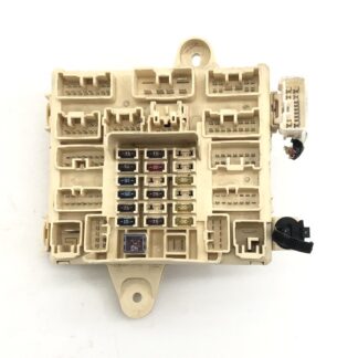 _b142445 トヨタ アルテッツァ AS200 Zエディション GXE10 ヒューズボックス 室内側 (2) 90987-04002 056700-6780
