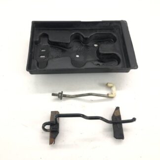 _b189319 ダイハツ ハイゼットカーゴ デラックス S321V バッテリートレー トレイ ホルダー ケース ボックス ステー 74411-B5010 S320V S330