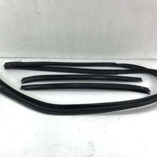 _b195051 トヨタ クレスタ 2.5 エクシード JZX100 ウェザーストリップ ゴム フロント リア リヤ ドア 左右 ボディ側 (2) YA40 GX100 GX105