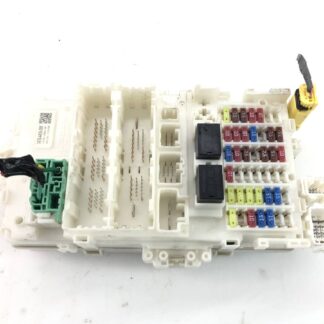 _b198118 ホンダ フィット 13G Fパッケージ GK3 ヒューズボックス 室内側 (1) GK4 GK5 GK6 ハイブリッド GP5 GP6