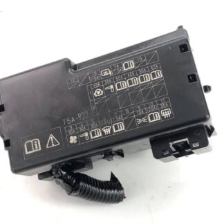 _b198118 ホンダ フィット 13G Fパッケージ GK3 ヒューズボックス 室内側 (2) GK4 GK5 GK6 ハイブリッド GP5 GP6