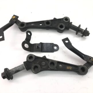_b198960 トヨタ セリカ GT-R ST182ロアアーム ブラケット ステー フロント 左右 ST183 ST185